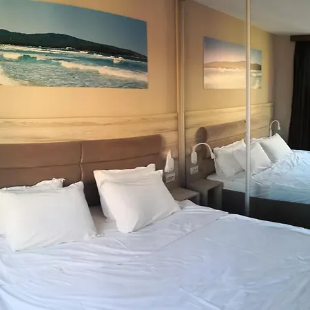 מלון Eurohotel פרימורסקו