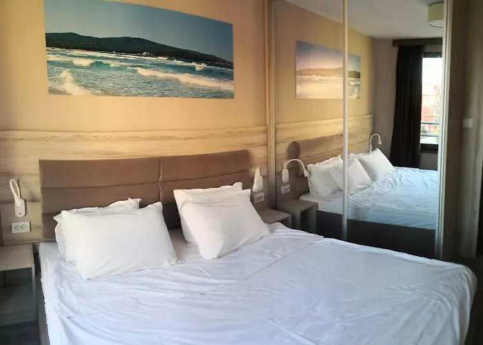 ホテル Eurohotel プリモルスコ